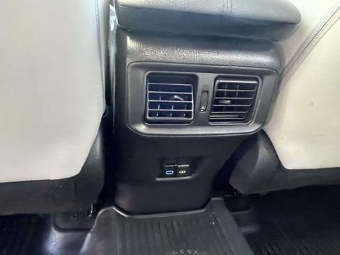 Used 2022 Toyota RAV4 Limited image 14