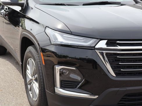Used 2023 Chevrolet Traverse LT FWD image 5