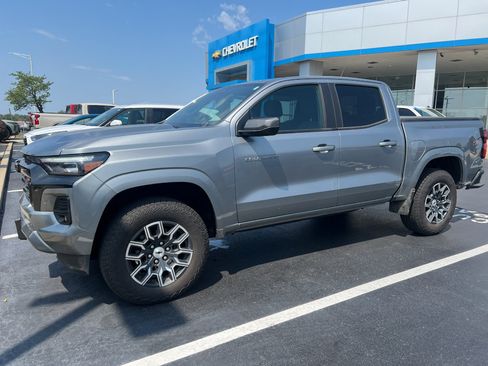 Used 2025 Chevrolet Colorado Z71 AWD/4WD image 1
