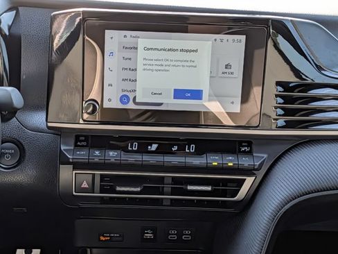 Used 2025 Toyota Camry SE FWD image 15