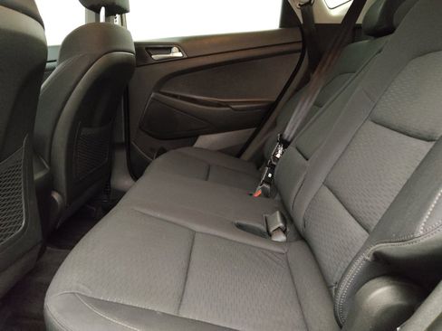 Used 2019 Hyundai Tucson SE image 18