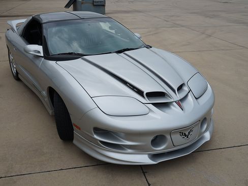 Used 2000 Pontiac Firebird Formula w/ Security Pkg image 17