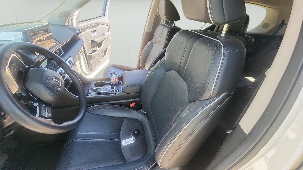 Used 2025 Honda Pilot Elite image 13