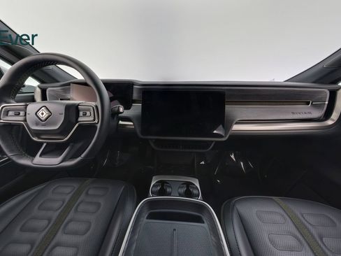 Used 2025 Rivian R1S Adventure AWD/4WD image 28