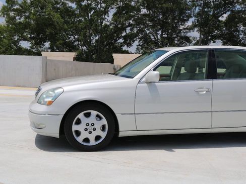 Used 2001 Lexus LS 430 RWD image 20