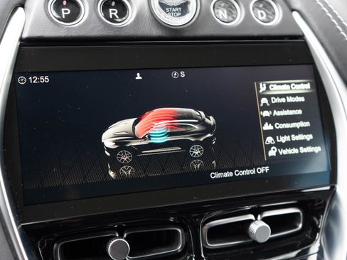 Used 2021 Aston Martin DBX image 22