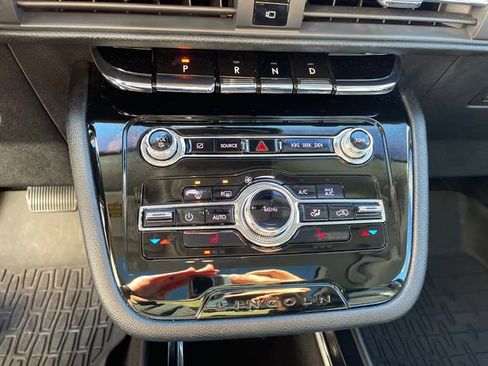 Used 2021 Lincoln Corsair AWD w/ Premium Package image 34
