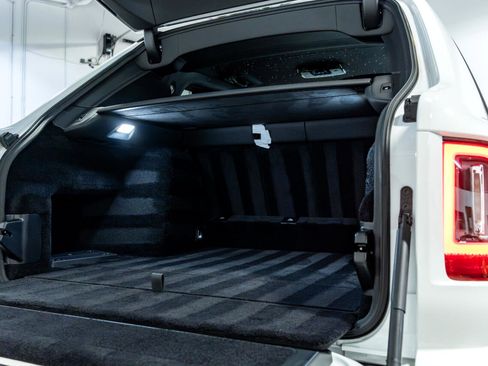 Used 2025 Rolls-Royce Cullinan Black Badge image 28