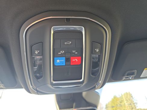 New 2025 Jeep Grand Cherokee L Limited image 31