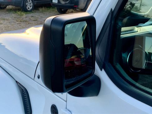 Used 2021 Jeep Wrangler Unlimited Sahara image 16