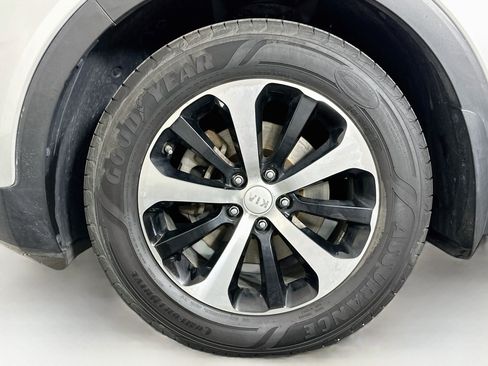 Used 2016 Kia Sorento EX w/ EX Premium Package FWD image 11
