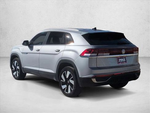 Used 2024 Volkswagen Atlas Cross Sport SE image 8