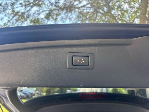 Used 2016 Subaru Outback 2.5i Limited AWD/4WD image 29