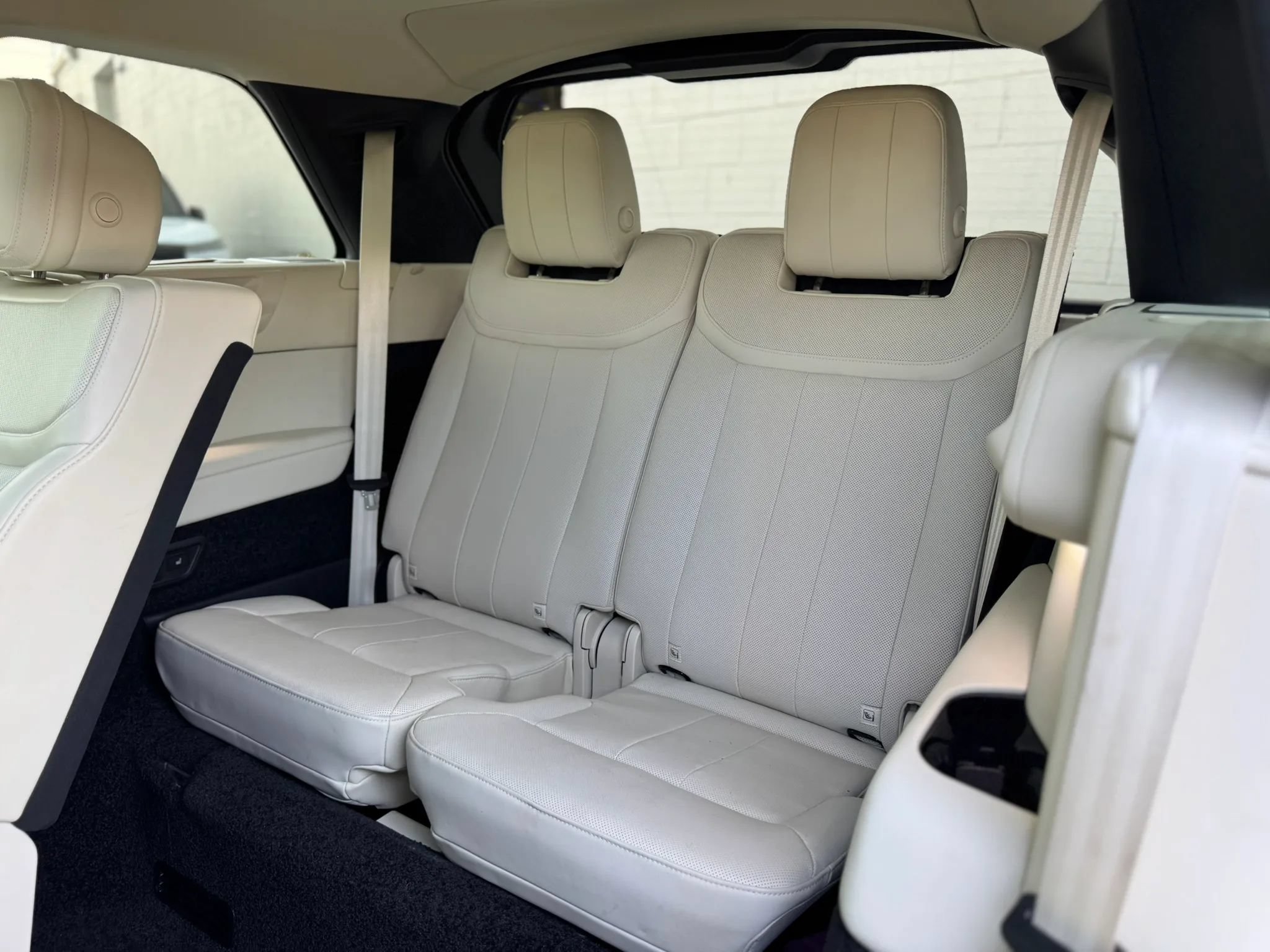 Used 2025 Land Rover Range Rover Long Wheelbase SE AWD/4WD image 25