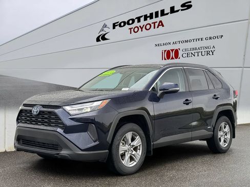 Used 2022 Toyota RAV4 XLE w/ Convenience Package AWD/4WD image 3