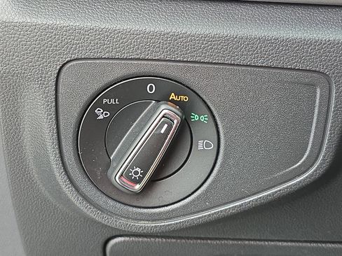 Used 2023 Volkswagen Atlas Cross Sport SE image 26