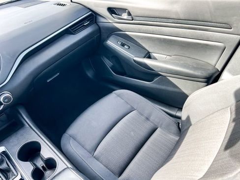 Used 2024 Nissan Altima 2.5 S image 13