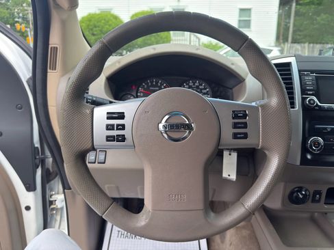 Used 2015 Nissan Frontier SV AWD/4WD image 24
