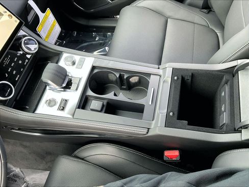 New 2026 Jaguar F-PACE R-Dynamic S image 21