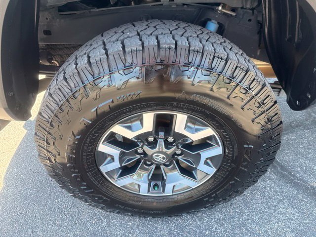 Used 2023 Toyota Tacoma TRD Off-Road AWD/4WD image 15