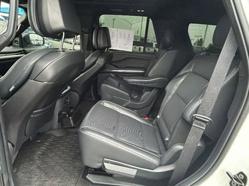 Used 2025 Lincoln Navigator Reserve w/ Jet Appearance Package image 16