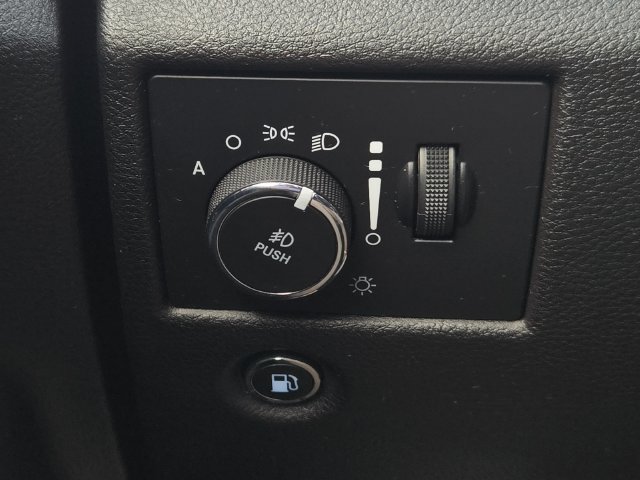 Used 2018 Jeep Grand Cherokee Overland AWD/4WD image 27