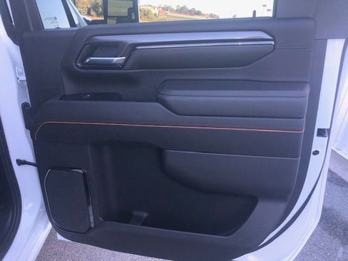 Used 2025 GMC Sierra 2500 AT4 w/ AT4 Premium Plus Package image 29