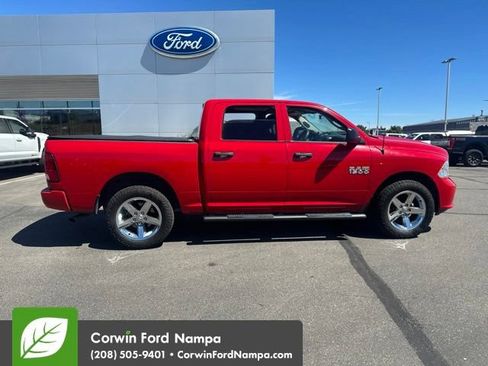 Used 2018 RAM 1500 Express w/ Express Value Package AWD/4WD image 7