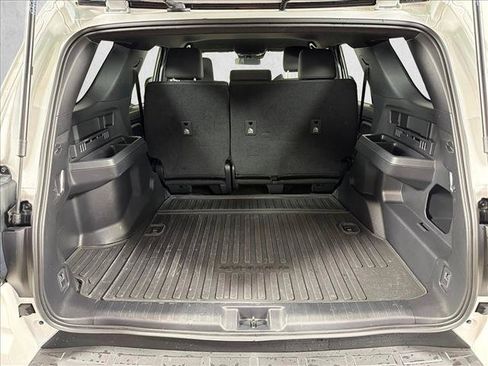 Used 2025 Toyota 4Runner SR5 AWD/4WD image 18