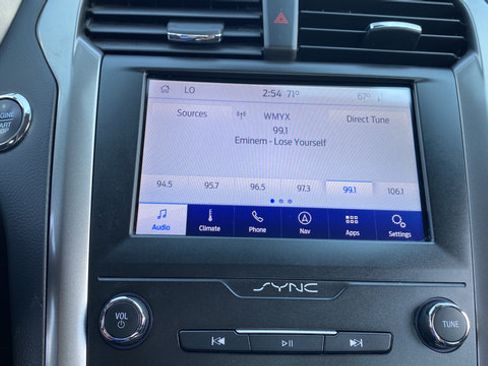 Used 2020 Ford Fusion SE AWD/4WD image 14