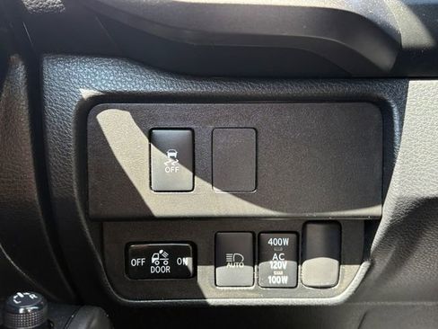 Used 2021 Toyota Tacoma TRD Off-Road w/ Technology Package AWD/4WD image 24