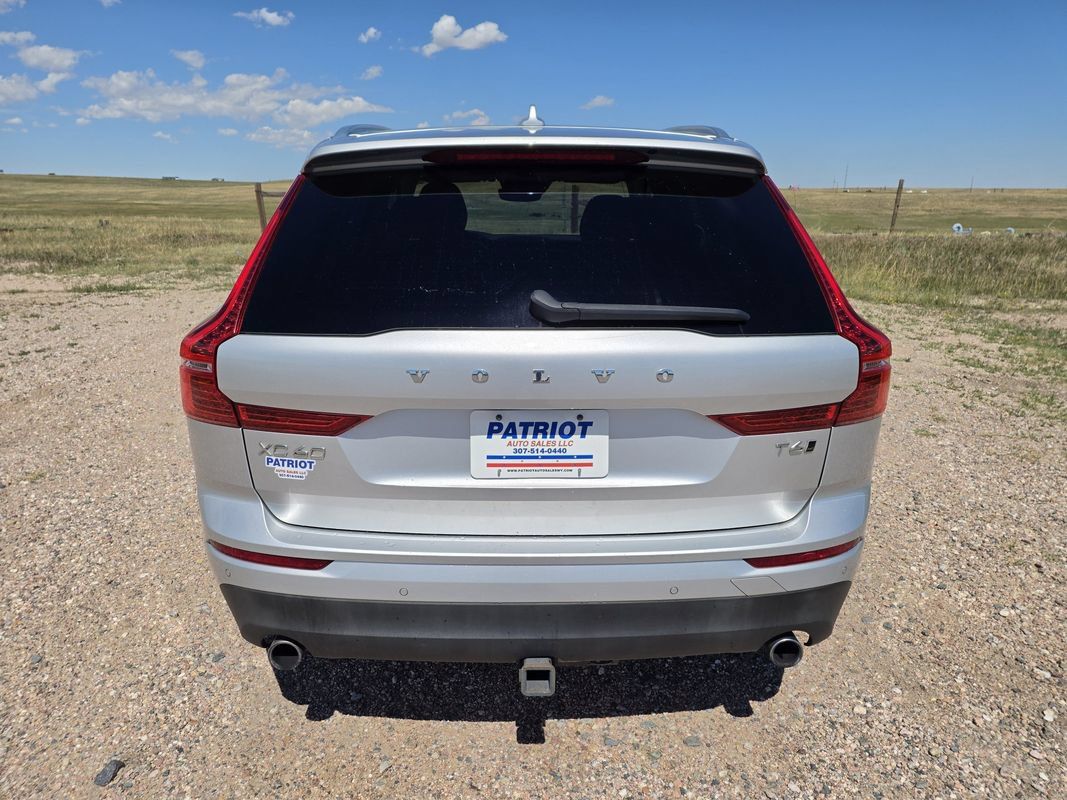 Used 2019 Volvo XC60 T6 Momentum w/ Multimedia Package AWD/4WD image 4