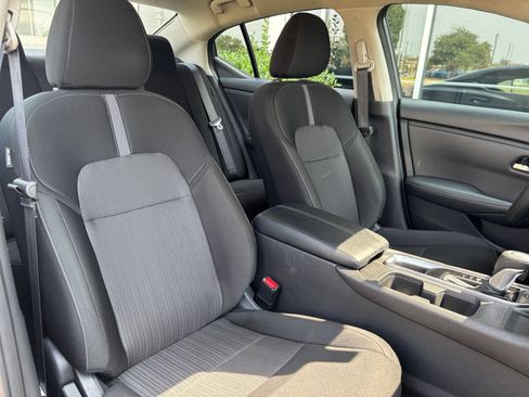 Used 2025 Nissan Sentra SV FWD image 29