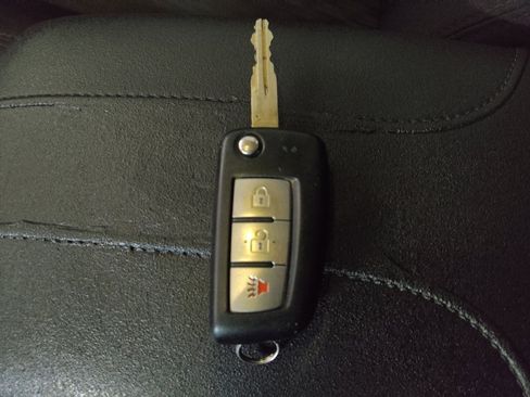 Used 2019 Nissan Rogue S image 32