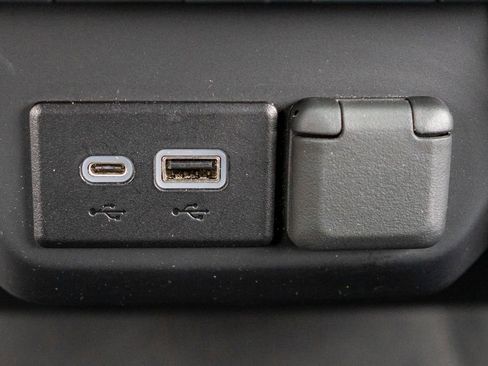 Certified 2023 Chevrolet Silverado 1500 Custom image 24