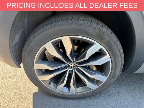 Used 2021 Volkswagen Atlas Cross Sport SEL R-Line AWD/4WD image 18