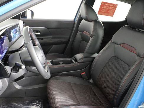Certified 2025 Nissan Kicks SR FWD image 20