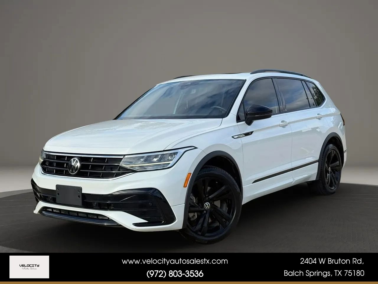 Used 2023 Volkswagen Tiguan SE R-Line FWD image 1