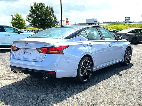 New 2026 Nissan Altima 2.5 SR w/ SR Premium Package FWD image 8