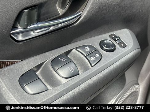 Certified 2024 Nissan Kicks SR FWD image 30