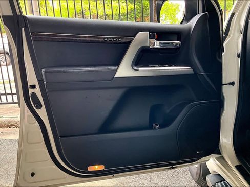 Used 2015 Toyota Land Cruiser AWD/4WD image 21