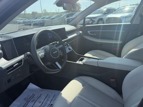 Used 2025 Hyundai Sonata SEL FWD image 13
