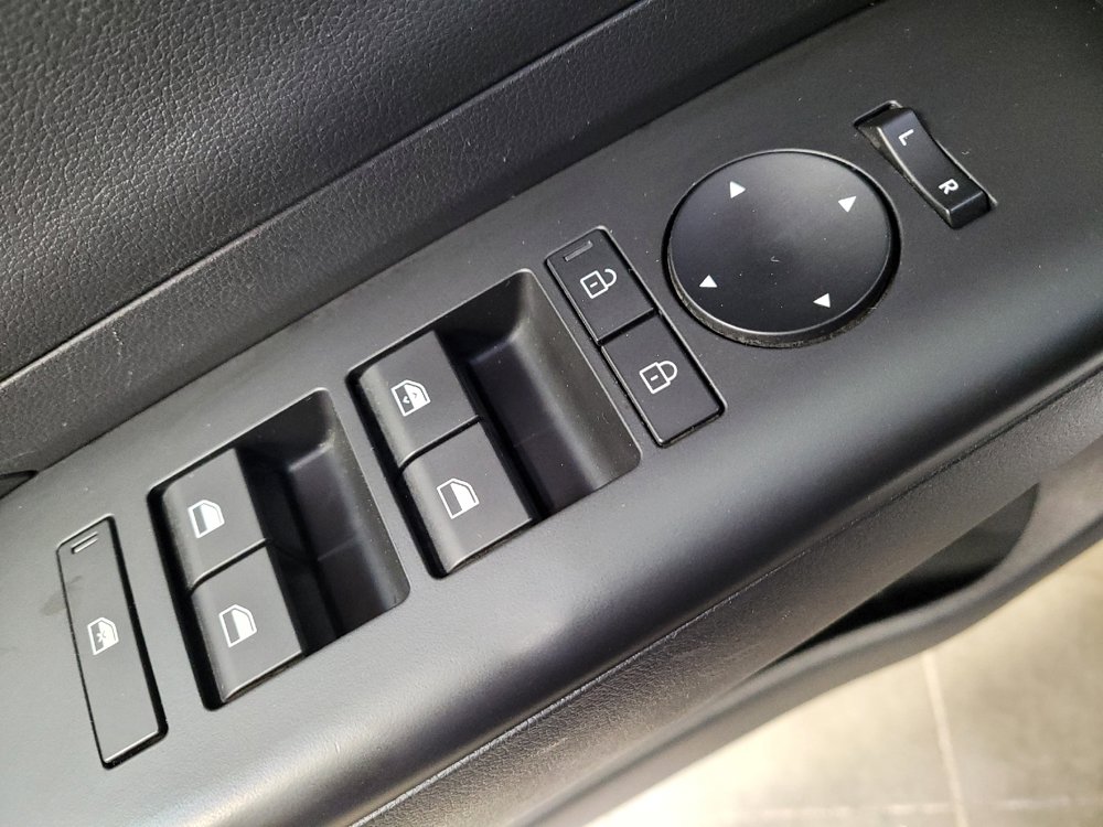 Used 2025 Hyundai Kona SEL FWD image 27