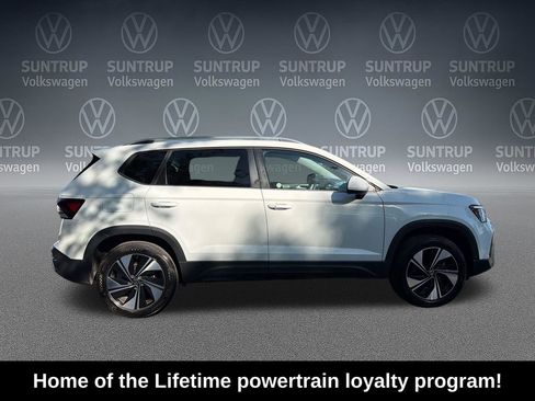 Used 2025 Volkswagen Taos SE AWD/4WD image 6