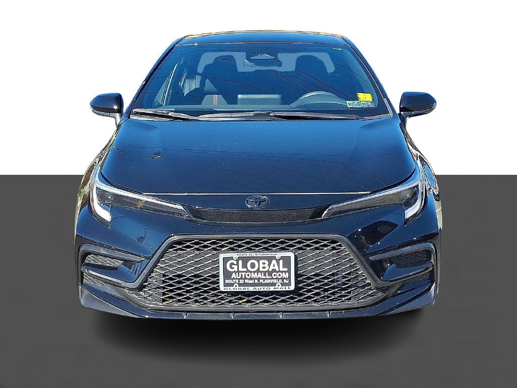 Used 2025 Toyota Corolla SE FWD image 2