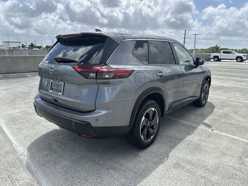 Used 2024 Nissan Rogue SV image 36