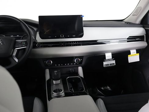 New 2025 Mitsubishi Outlander SE image 44