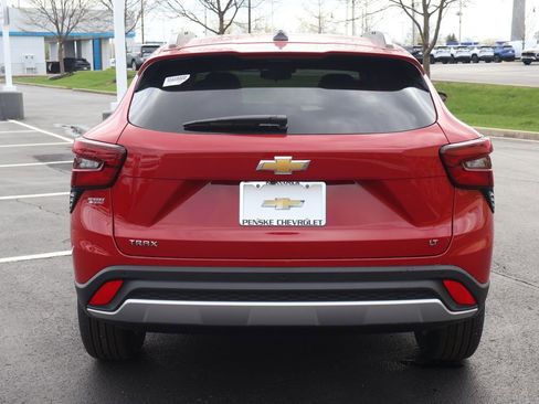 New 2026 Chevrolet Trax LT w/ Sunroof Package image 6