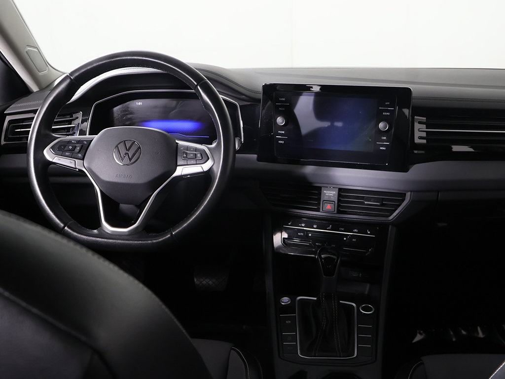Used 2025 Volkswagen Jetta SE FWD image 27