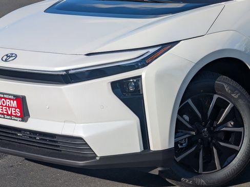 New 2026 Toyota bZ XLE Plus image 3